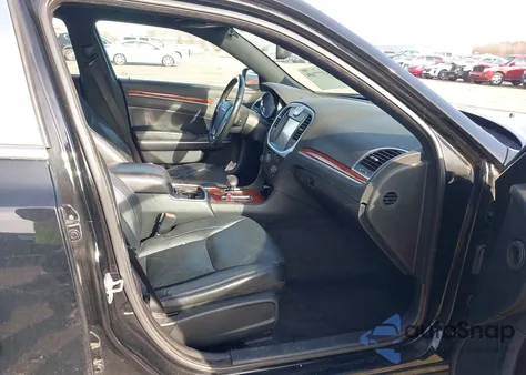 2013 Chrysler 300 Motown z USA, uszkodzony, nr VIN 2C3CCAAG6DH508209